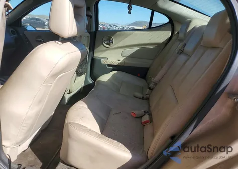 2004 Pontiac Grand Prix Gt2 z USA, uszkodzony, nr VIN 2G2WS522141212095